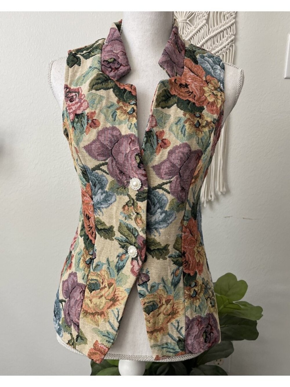 80s style Floral brocade vest sleeveless pearl rhinestone buttons fitted S